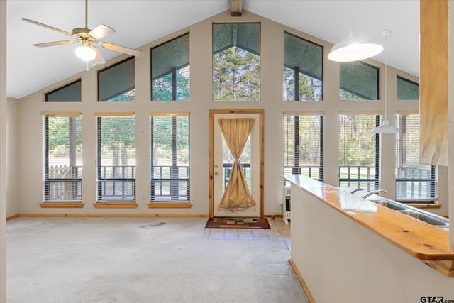 1692 Valleywood Trail, Holly Lake Ranch, TX 75765