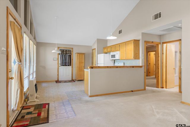 1692 Valleywood Trail, Holly Lake Ranch, TX 75765