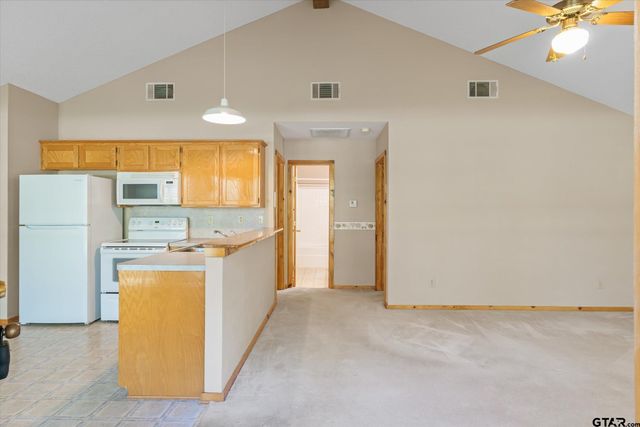 1692 Valleywood Trail, Holly Lake Ranch, TX 75765