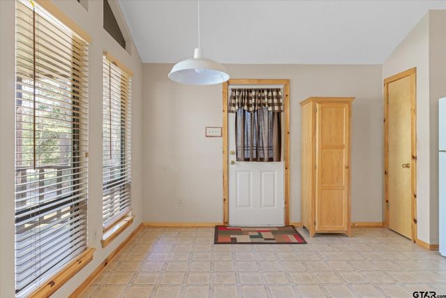 1692 Valleywood Trail, Holly Lake Ranch, TX 75765