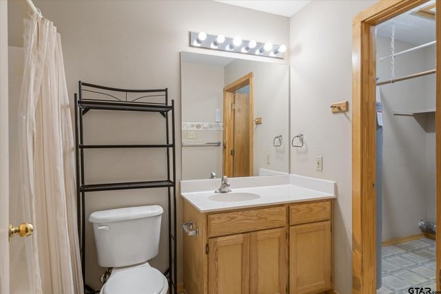 1692 Valleywood Trail, Holly Lake Ranch, TX 75765