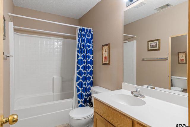 1692 Valleywood Trail, Holly Lake Ranch, TX 75765