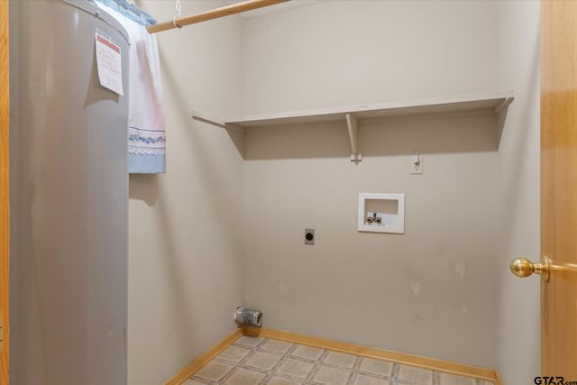 1692 Valleywood Trail, Holly Lake Ranch, TX 75765