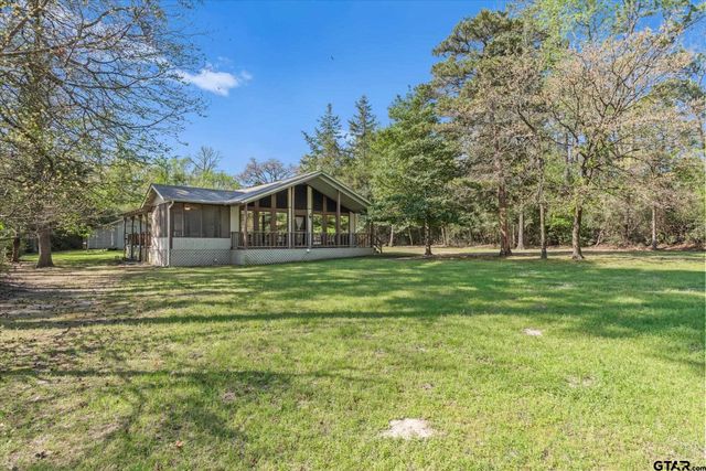1692 Valleywood Trail, Holly Lake Ranch, TX 75765