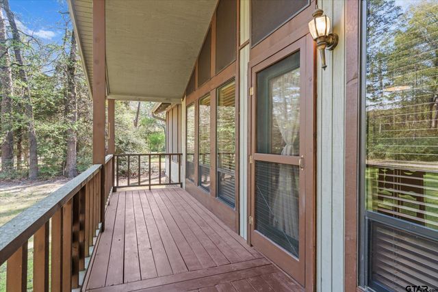 1692 Valleywood Trail, Holly Lake Ranch, TX 75765