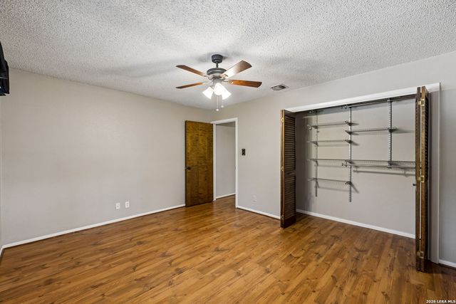 206 Rio Seco St, San Antonio, TX 78232