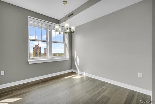 525 W Lafayette Boulevard 18E, Detroit, MI 48226