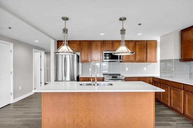 525 W Lafayette Boulevard 18E, Detroit, MI 48226