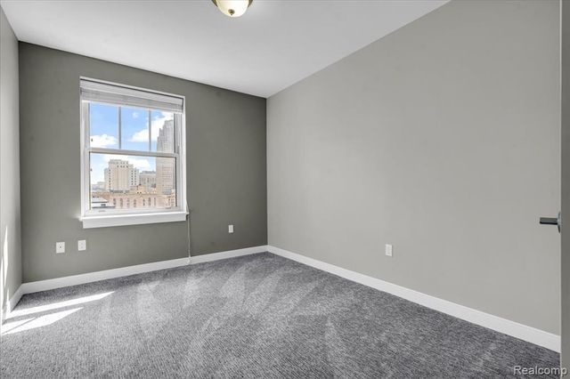 525 W Lafayette Boulevard 18E, Detroit, MI 48226