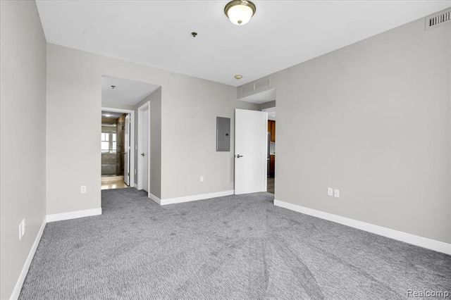 525 W Lafayette Boulevard 18E, Detroit, MI 48226
