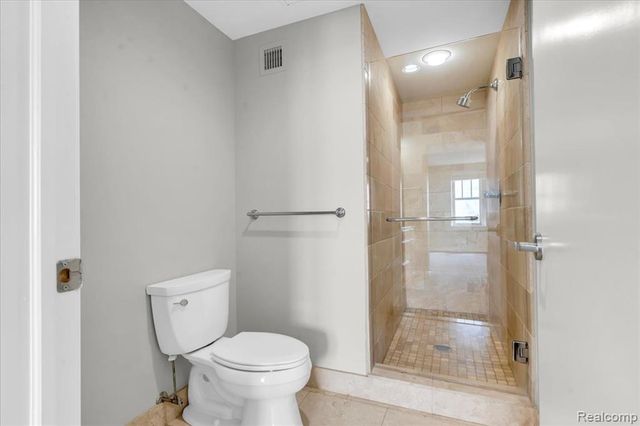 525 W Lafayette Boulevard 18E, Detroit, MI 48226