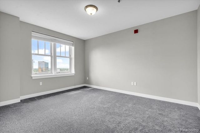525 W Lafayette Boulevard 18E, Detroit, MI 48226