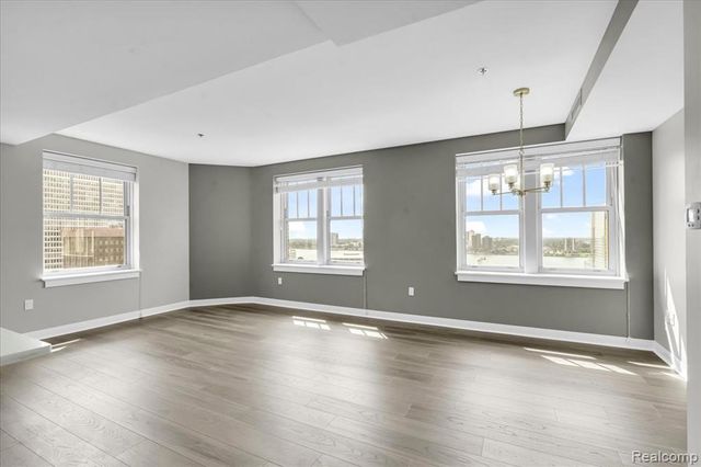 525 W Lafayette Boulevard 18E, Detroit, MI 48226
