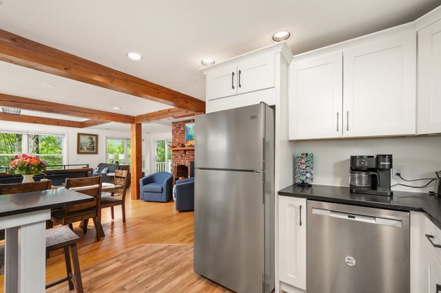 10 Lakeview Drive, Meredith, NH 03253