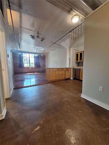 172 Haynes Street UNIT 213, Atlanta, GA 30313