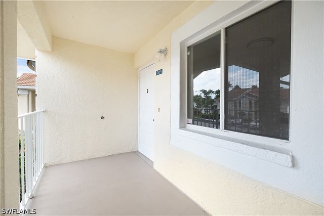 7791 Esmeralda WAY 203, Naples, FL 34109