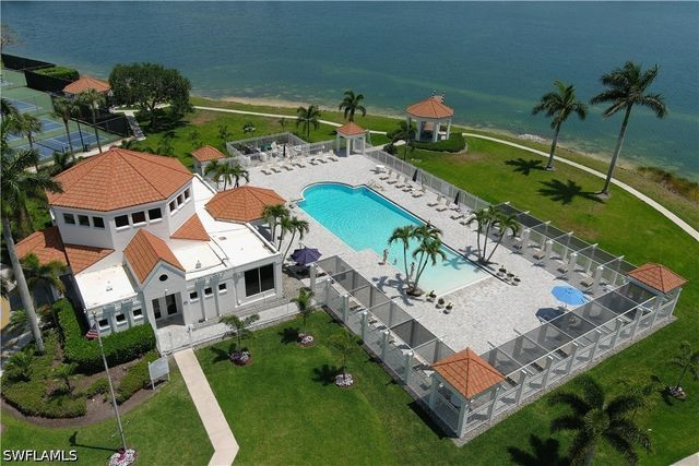 7791 Esmeralda WAY 203, Naples, FL 34109