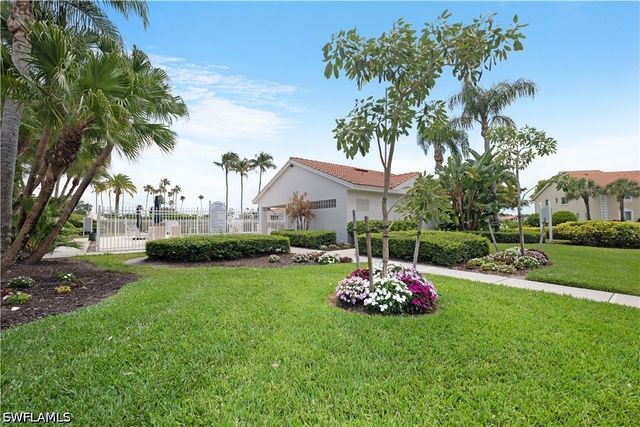 7791 Esmeralda WAY 203, Naples, FL 34109