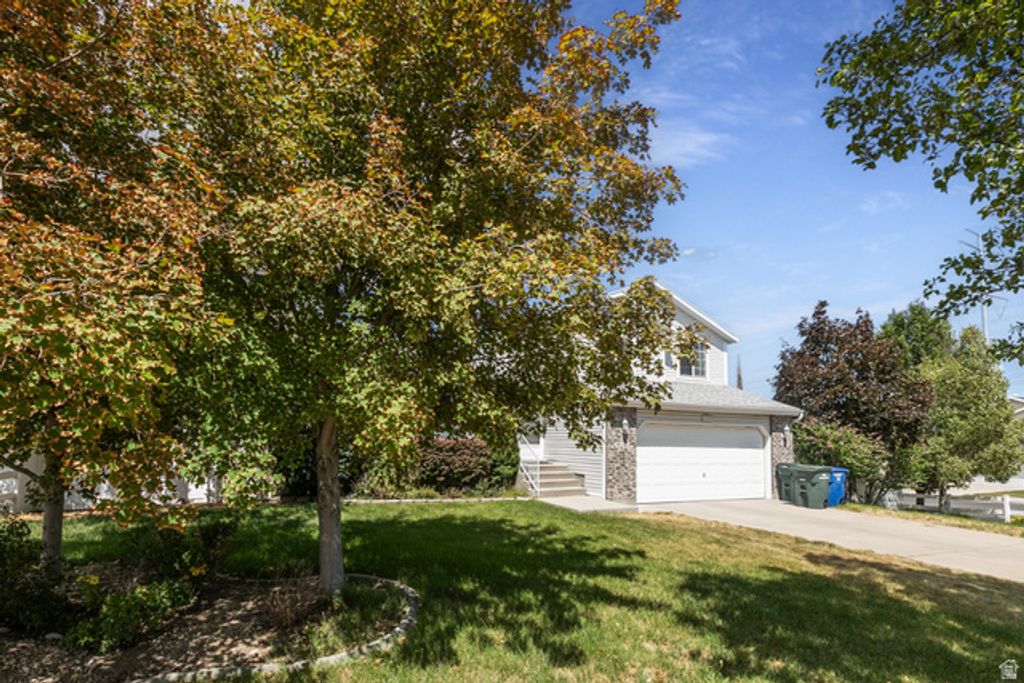 5902 W WOLF CREEK CT, Salt Lake City, UT 84118 — photo 2