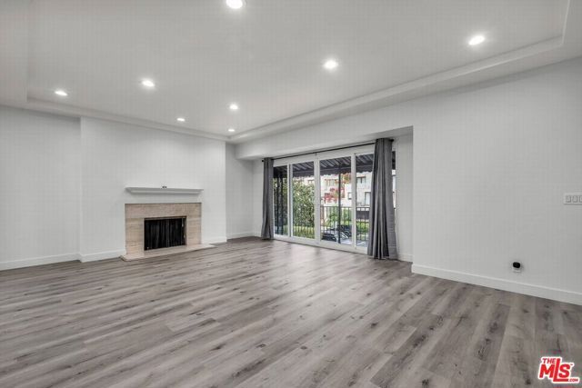 10564 Ashton Avenue, Los Angeles, CA 90024