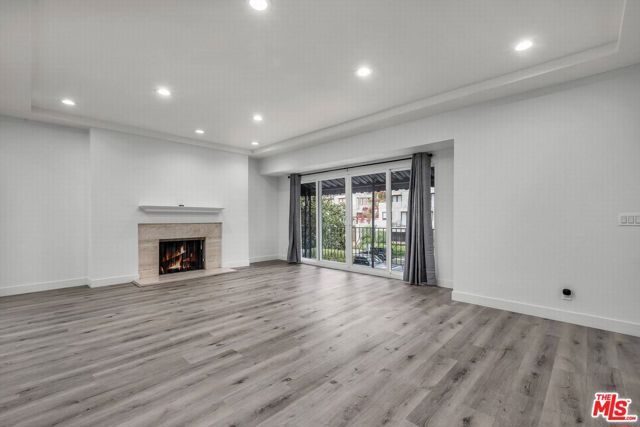 10564 Ashton Avenue, Los Angeles, CA 90024