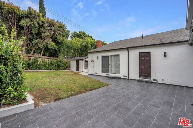 10564 Ashton Avenue, Los Angeles, CA 90024