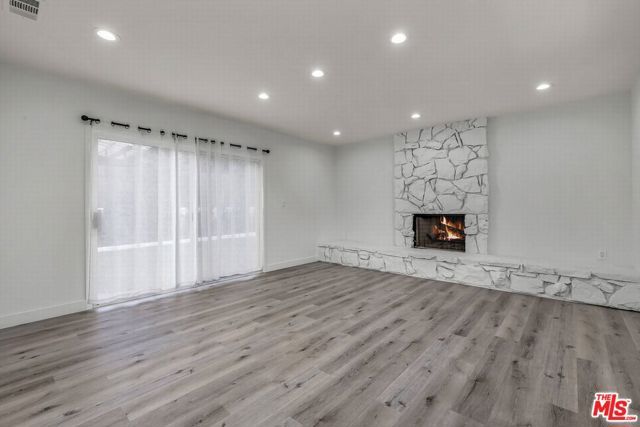 10564 Ashton Avenue, Los Angeles, CA 90024