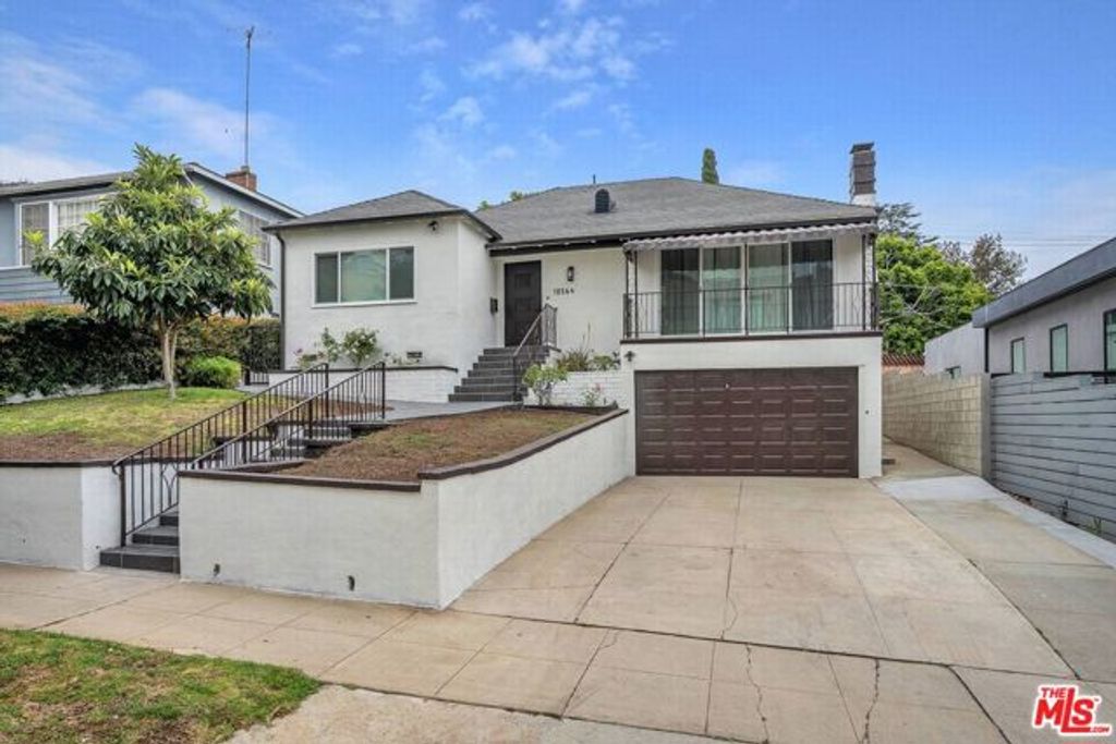 10564 Ashton Avenue, Los Angeles, CA 90024