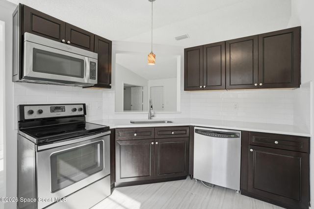 1336 Gingold Street NW, Palm Bay, FL 32907