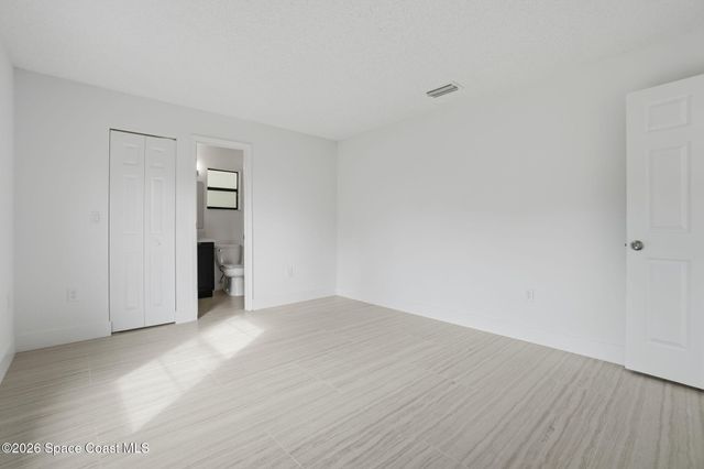 1336 Gingold Street NW, Palm Bay, FL 32907