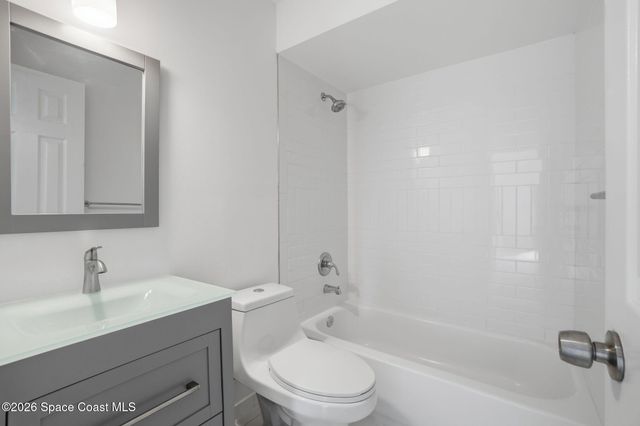 1336 Gingold Street NW, Palm Bay, FL 32907