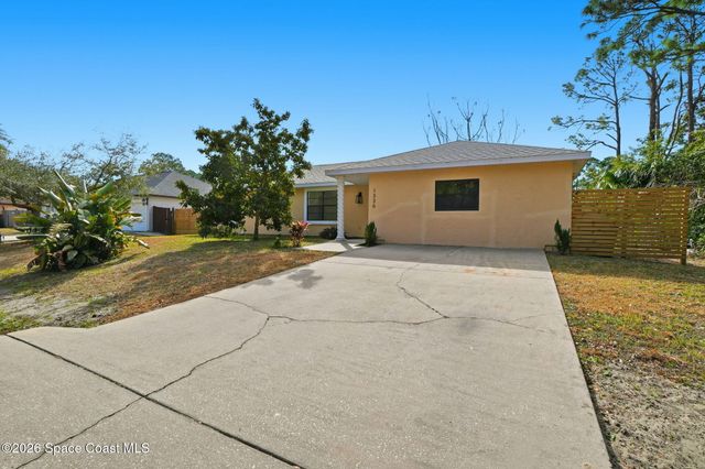 1336 Gingold Street NW, Palm Bay, FL 32907
