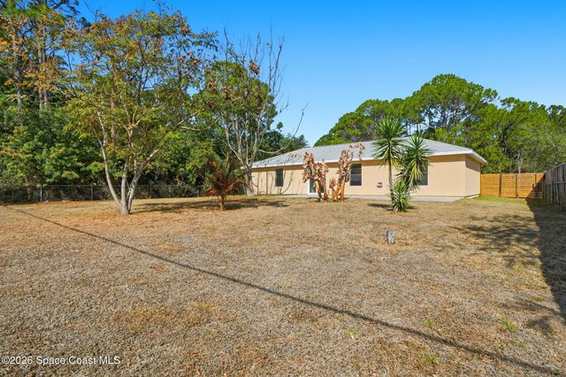 1336 Gingold Street NW, Palm Bay, FL 32907