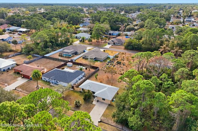 1336 Gingold Street NW, Palm Bay, FL 32907