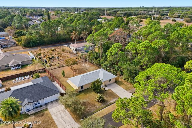 1336 Gingold Street NW, Palm Bay, FL 32907