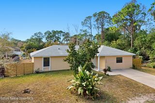 1336 Gingold Street NW, Palm Bay, FL 32907