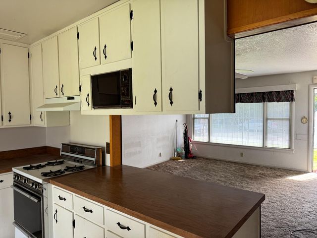 187 Bay Dr, Sacramento, CA 95815