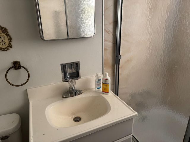 187 Bay Dr, Sacramento, CA 95815