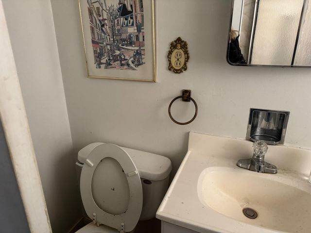 187 Bay Dr, Sacramento, CA 95815