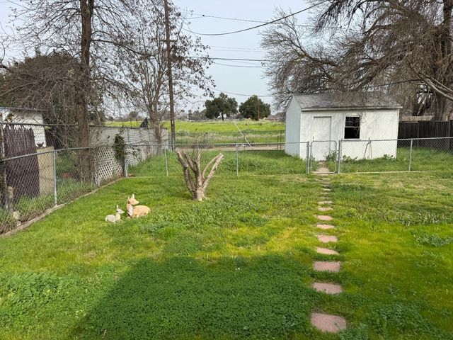 187 Bay Dr, Sacramento, CA 95815