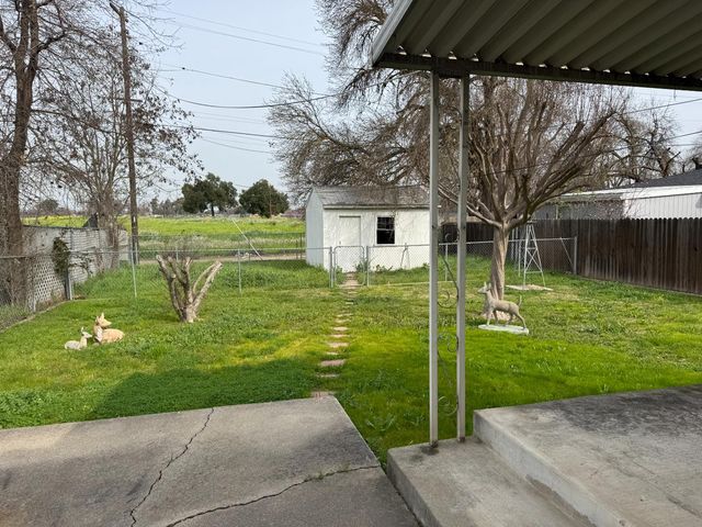 187 Bay Dr, Sacramento, CA 95815