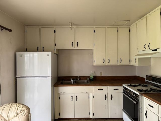 187 Bay Dr, Sacramento, CA 95815