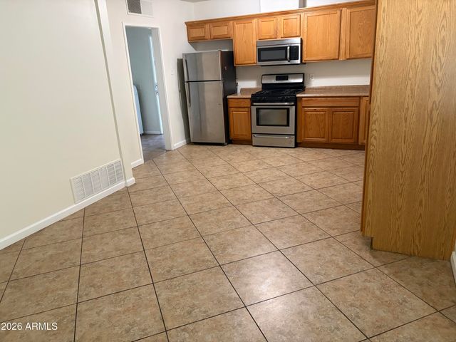 1746 W THOMAS Road, Phoenix, AZ 85015