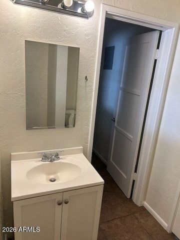 1746 W THOMAS Road, Phoenix, AZ 85015
