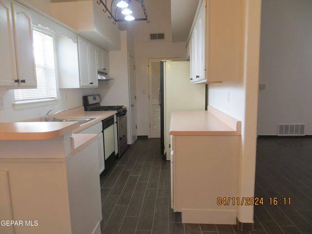 7115 OVAL ROCK Drive, El Paso, TX 79912