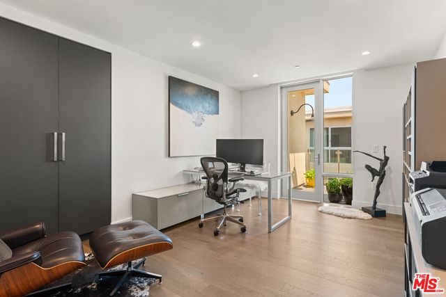728 N Sweetzer Avenue 403, West Hollywood, CA 90069