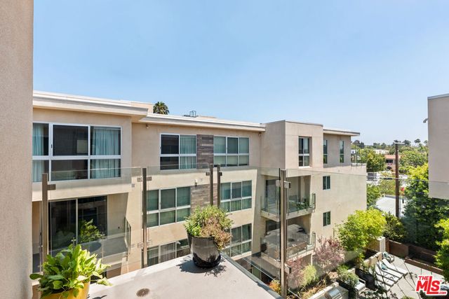728 N Sweetzer Avenue 403, West Hollywood, CA 90069