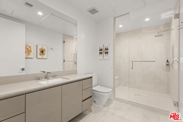 728 N Sweetzer Avenue 403, West Hollywood, CA 90069