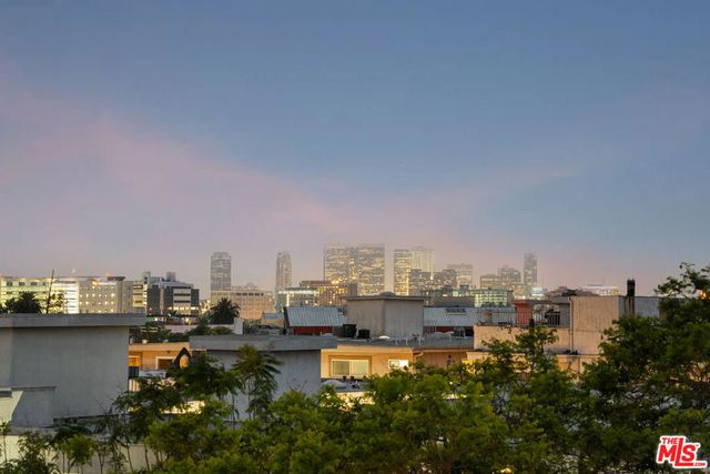 728 N Sweetzer Avenue 403, West Hollywood, CA 90069