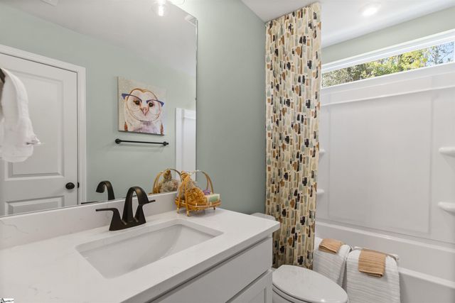 712 Stoughton Drive, Fountain Inn, SC 29644